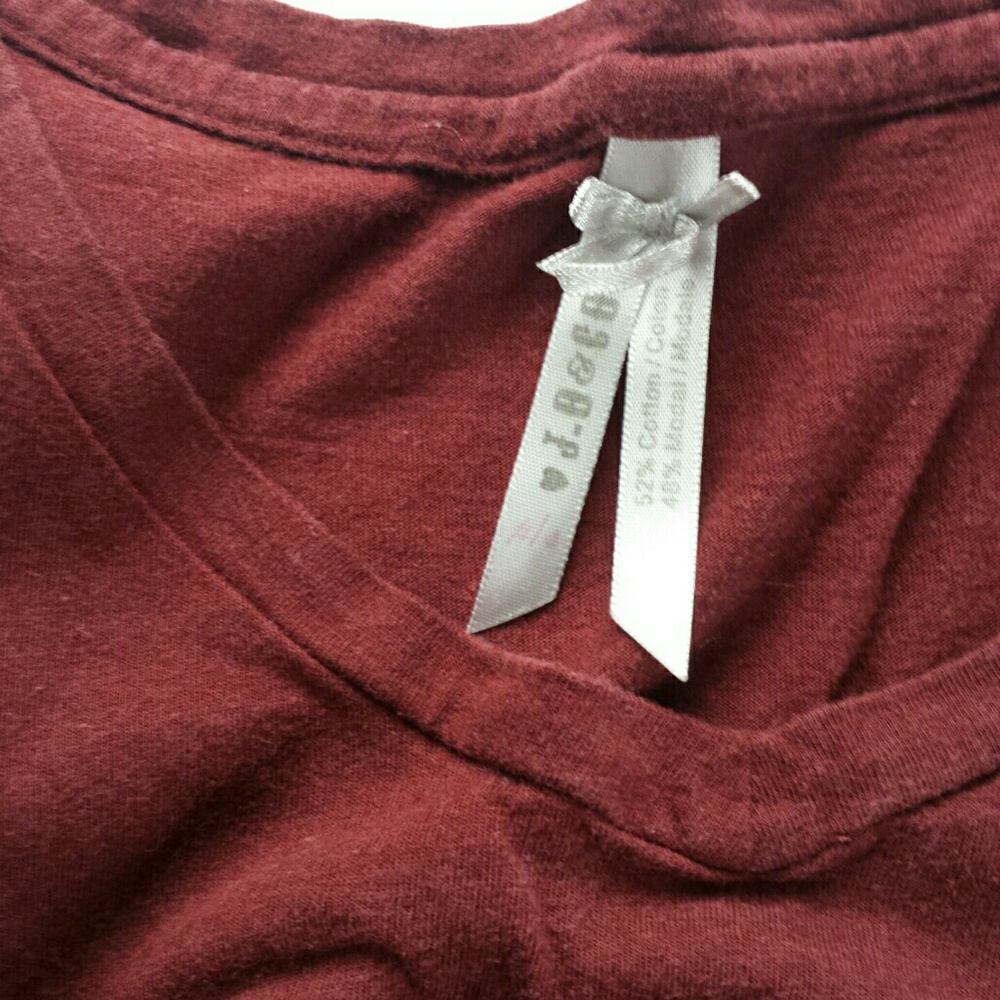 2 T-shirt Bundle Women's size Small - Picture 3 of 8